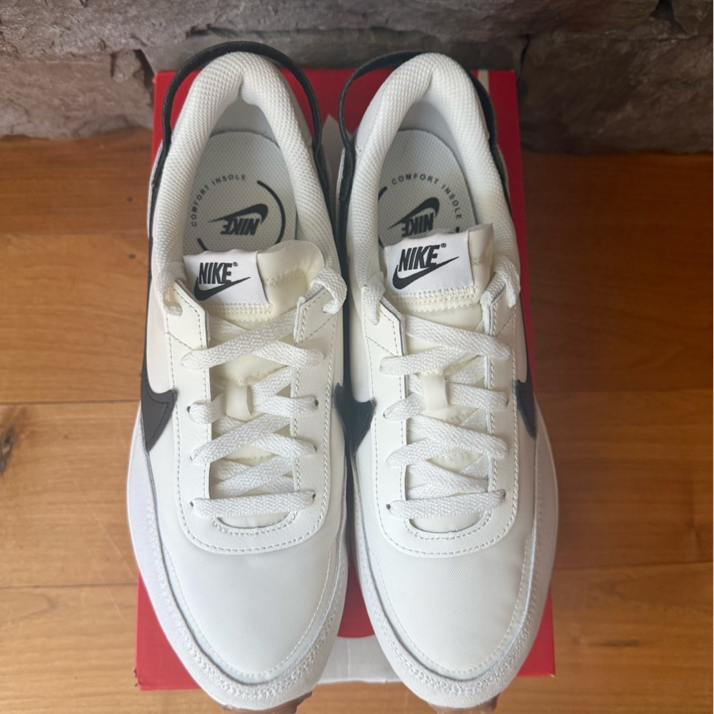 NIB/New Nike Waffle Debut 8.5M/10W - Picture 3 of 5